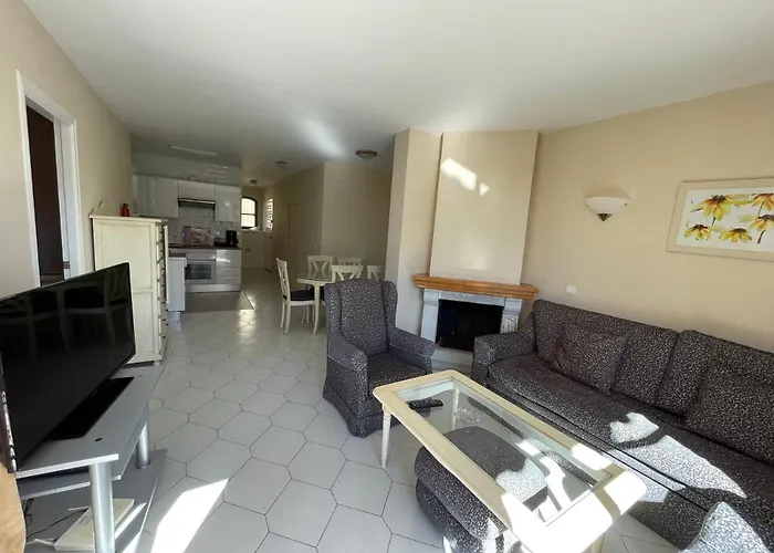 El Toro Apartment *
